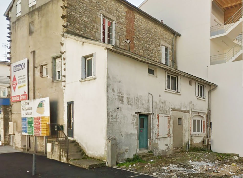 Ravalement de façade à Dax (Landes) Avant